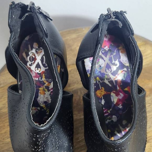 Christian LaCroix Black Block Heel Bootie Perforated Accent Size 8 Women's Heels - Picture 4 of 12